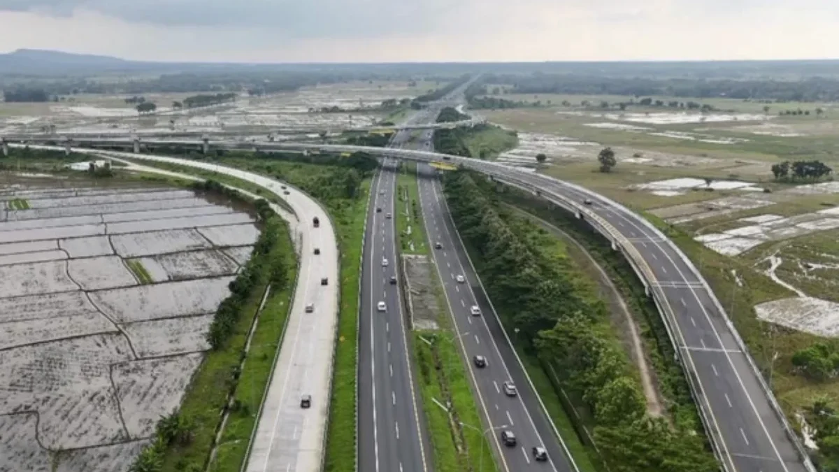 Rekayasa lalin one way pada saat arus balik Lebaran 2025 di ruas Tol Cipali, Jumat (4/4). (IST)