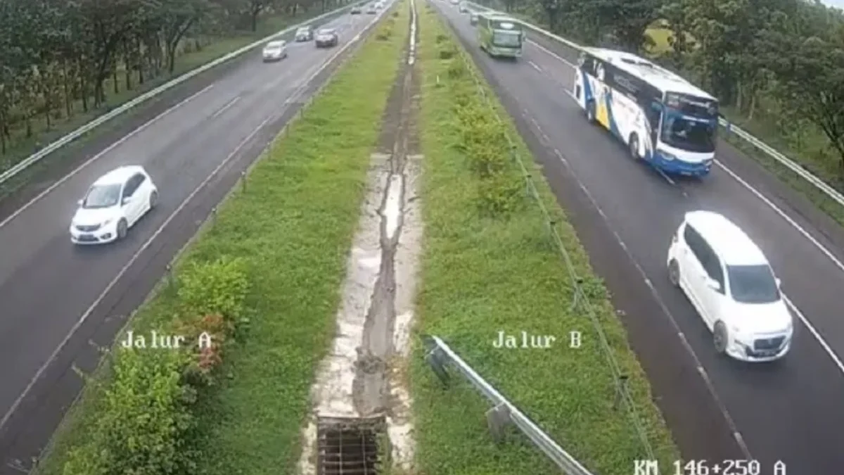 Arus lalu lintas di Tol Cipali (IST)