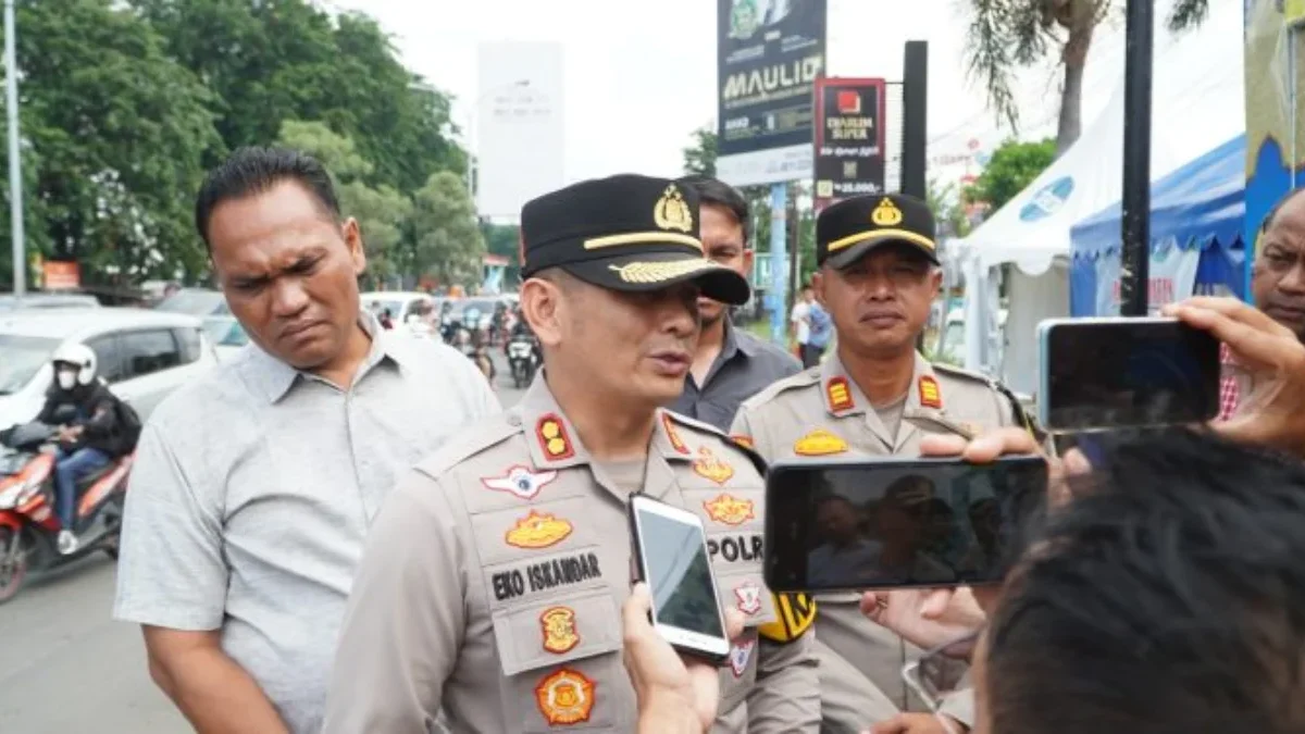 Kapolres Cirebon Kota AKBP Eko Iskandar Didampingi Kasat Lantas AKP Ngadiman Di Jalur Pantura Cirebon (Foto: T