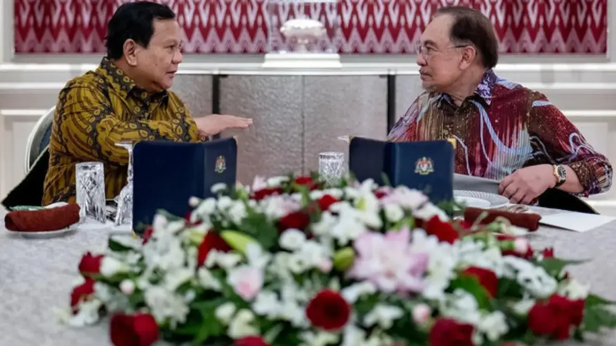 PM Malaysia Anwar Ibrahim menerima kunjungan Presiden Prabowo Subianto di Malaysia, Minggu (6/4/2025). Foto: I
