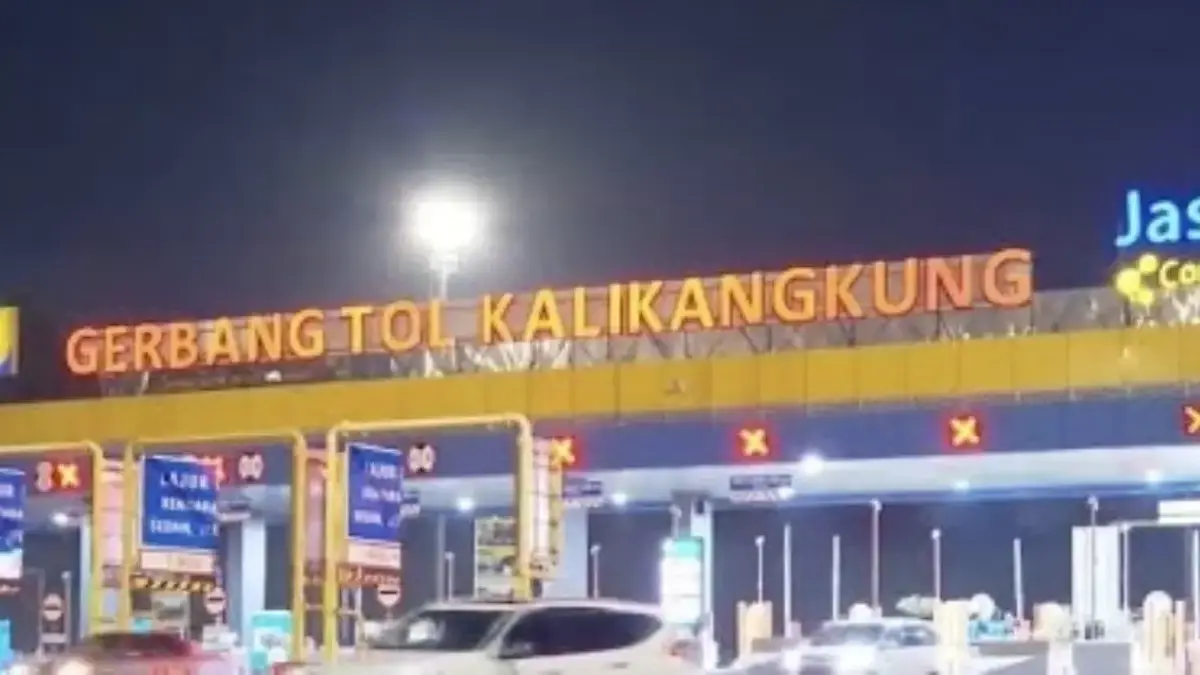 80 Persen Pemudik dari Total 2,2 Juta Proyeksi Kendaraan Mudik Sudah Kembali ke Jakarta via Tol Trans Jawa Arus balik H+7 Lebaran 2025 di Gerbang Tol Kalikangkung, Kota Semarang, Jawa Tengah, Senin (7/4/2025).