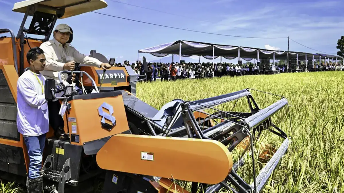 Prabowo Soroti Tim Sektor Pertanian Pastikan Pasokan dan Produksi Pangan Terjaga Presiden Prabowo Subianto menghadiri kegiatan Panen Raya Nasional yang dipusatkan di Desa Randegan Wetan, Keca