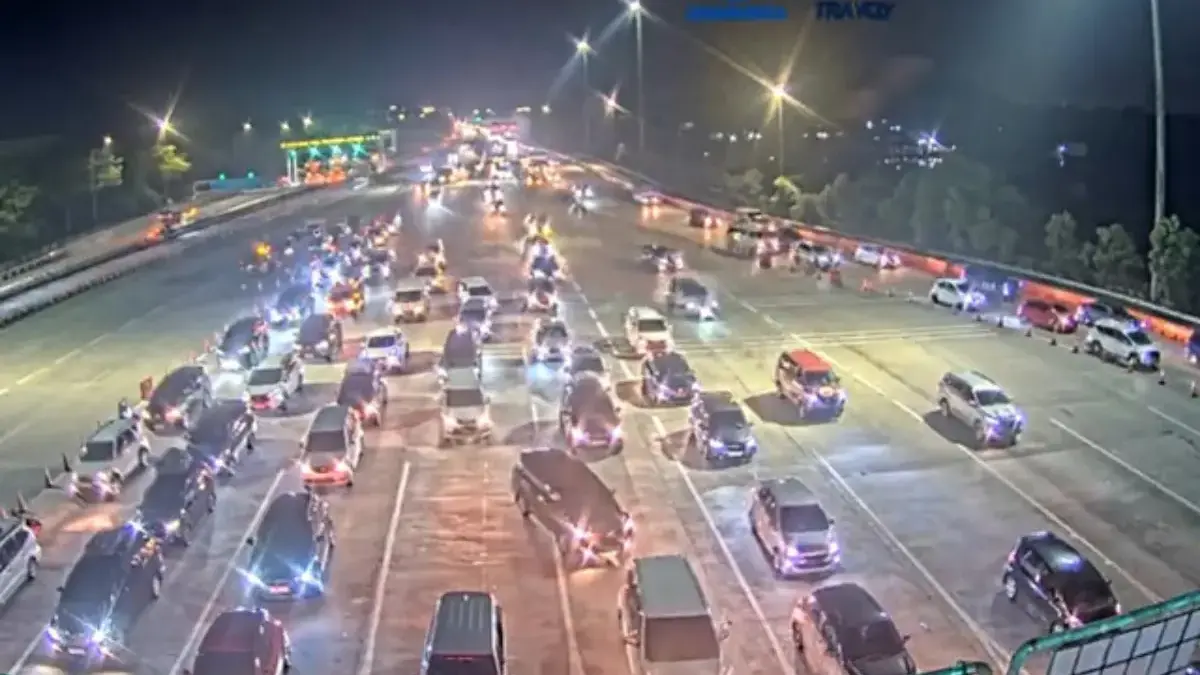 Kepadatan arus lalu lintas mengarah ke Jakarta pada Senin (7/4/2025). Foto: CCTV Jasa Marga