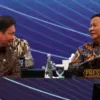 Ekspor ke Amerika 2,2 Persen, Airlangga Hartarto: Amerika Buka Satu-satunya Market yang Membuat Kita Susah Presiden Indonesia Prabowo Subianto bereaksi saat berbicara dengan Airlangga Hartarto, Menteri Perekonomian In