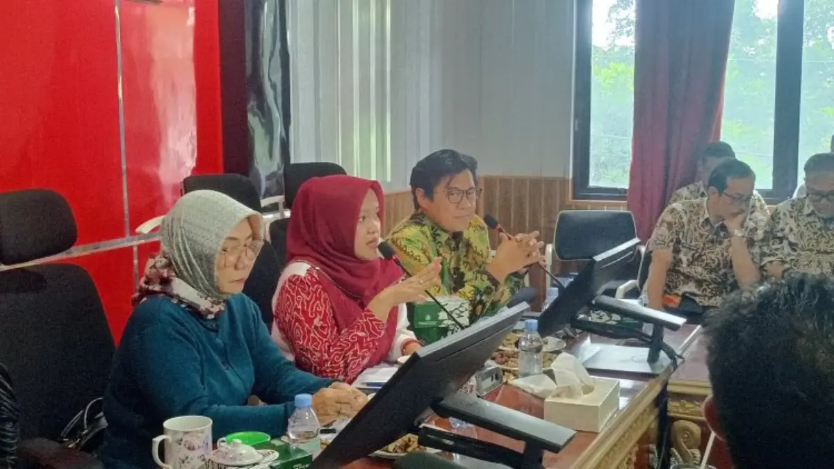 Ketua DPRD Kabupaten Cirebon, Sophi Zulfia