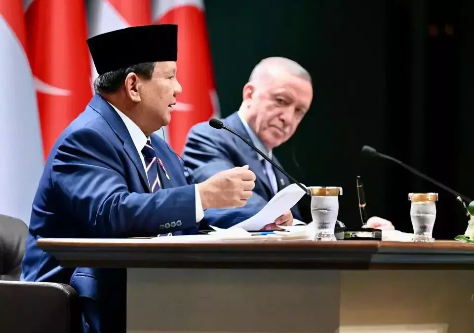 Presiden Prabowo Subianto dan Presiden Turki Recep Tayyip Erdogan dalam pertemuan bilateral di Ankara, Turki,