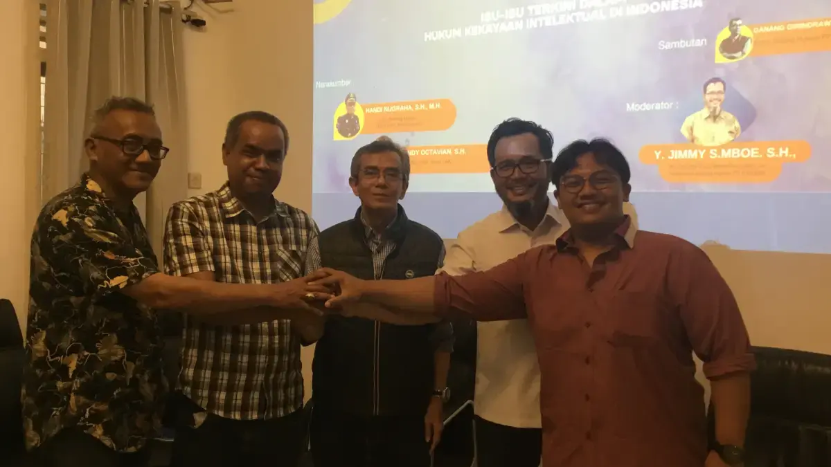 Terima Kagama Cirebon Raya, Ketua Bidang Hukum PP Kagama Pro Aktif Responsif Sikapi Isu Ijazah Jokowi Ketua Bidang Hukum PP Kagama Danang Girindrawardana didampingi sejumlah pengurus saat menerima Ketua Kagama Ci