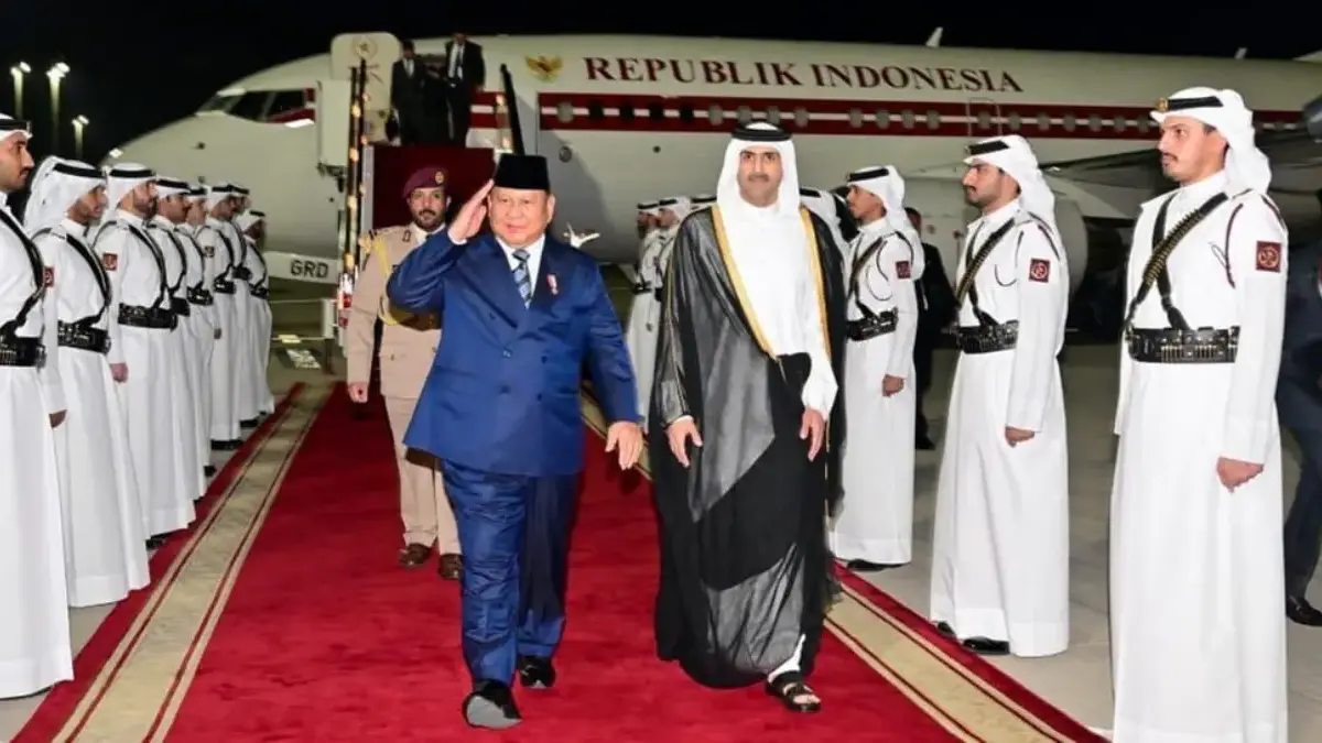 Prabowo Sebut Qatar Bakal Berinvestasi 2 Miliar Dolar AS untuk Danantara Presiden Prabowo Subianto tiba di Doha, Qatar, Sabtu (12/4/2025). (FOTO/Rusman, Biro Pers Sekretariat Presiden
