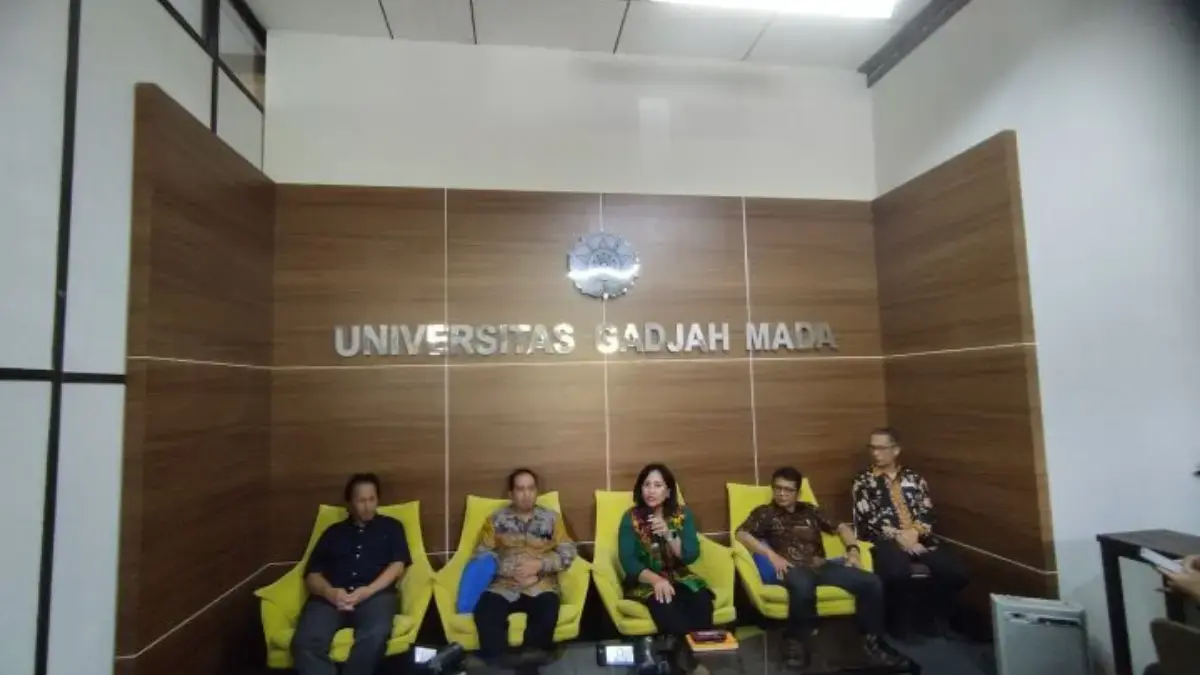 Pihak UGM menggelar konferensi pers. (IST)