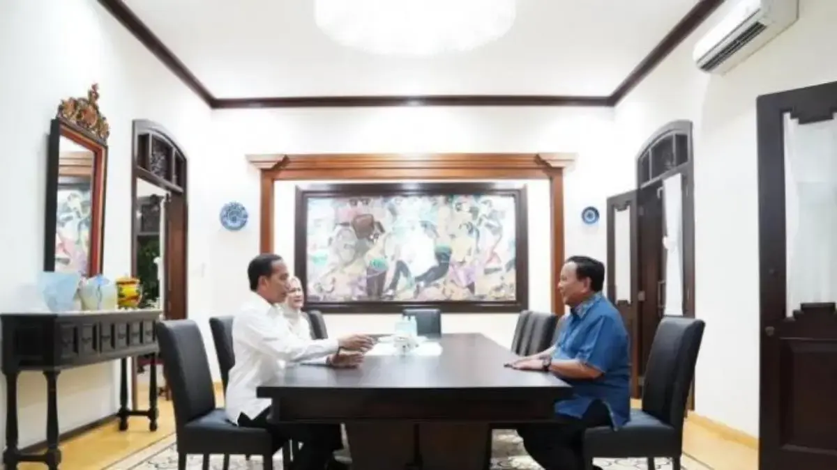 Presiden Prabowo Subianto saat berkunjung ke rumah Jokowi di Solo, Jawa Tengah. (Foto: Instagram Prabowo)