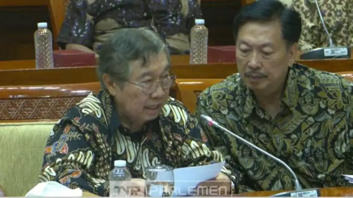 Pendiri Oriental Circus Indonesia (OCI), Jansen Manansang berbicara dalam audiensi dengan eks pemain sirkus OC