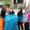 Kegiatan bank sampah yang menjadi pendampingan Program PHINLA (Dok: WVI)