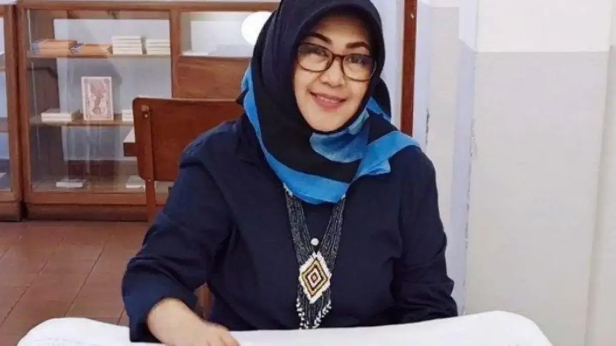 Pegiat media sosial yang juga seorang dokter, dr Tifauzia Tyassumah atau Dokter Tifa. (IST)