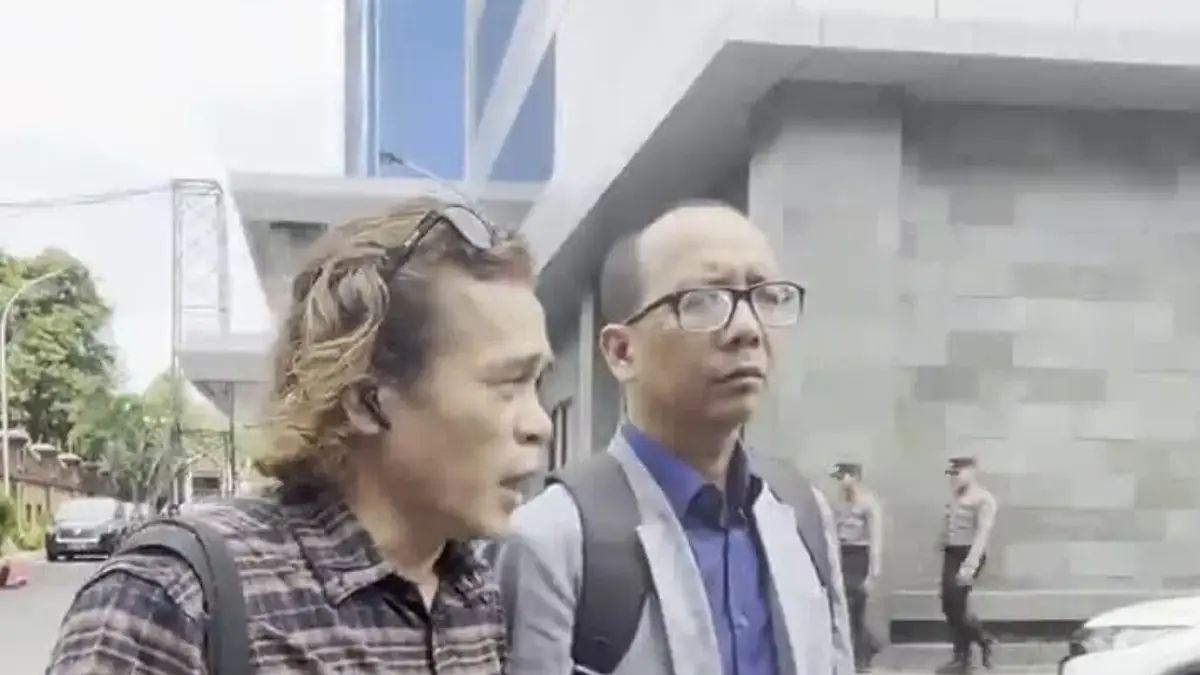 Manutor Tampubolon selaku kuasa hukum keluarga Kenzha di Divisi Propam Mabes Polri, Jakarta Selatan, Jumat (25