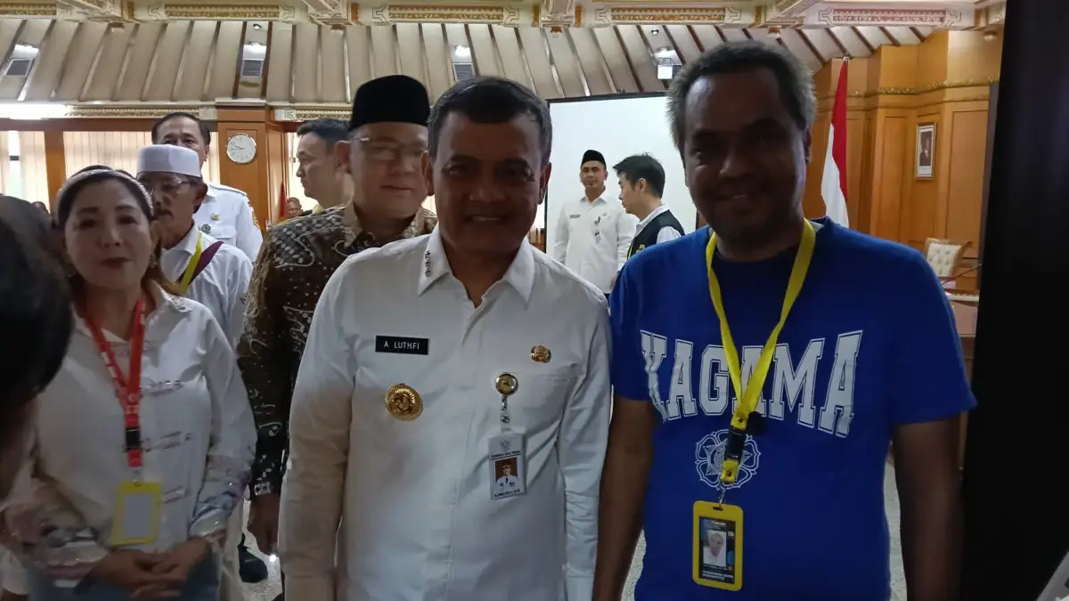Aktivis Kagama Dorong Pemprov Jateng Konservasi Cagar Budaya Makam Gondowati, Pejuang Perempuan Perang Jawa Gubernur Jawa Tengah Ahmad Luthfi bersama Ketua Kagama Cirebon Heru Subagia, Rabu (8/5)
