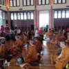 Sebanyak 38 Bhiksu Thudong disambut oleh ratusan umat Buddha di Vihara Watugong Semarang. Berbagai acara digel