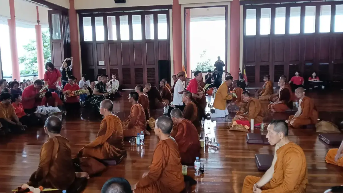 Kitab Visuddhimagga, Jejak Panjang Thudong Pengembaraan Bikkhu asal Thailand Sebanyak 38 Bhiksu Thudong disambut oleh ratusan umat Buddha di Vihara Watugong Semarang. Berbagai acara digel