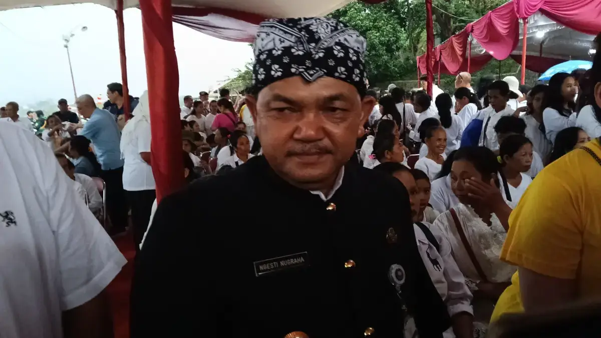 Bupati Semarang, Ngesti Nugraha di Vihara Avalokittesvara atau yang lebih dikenal sebagai Vihara Gunung Kalong