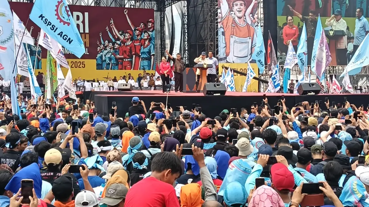 Momen Presiden Prabowo hadiri Hari Buruh 2025 di Monas.