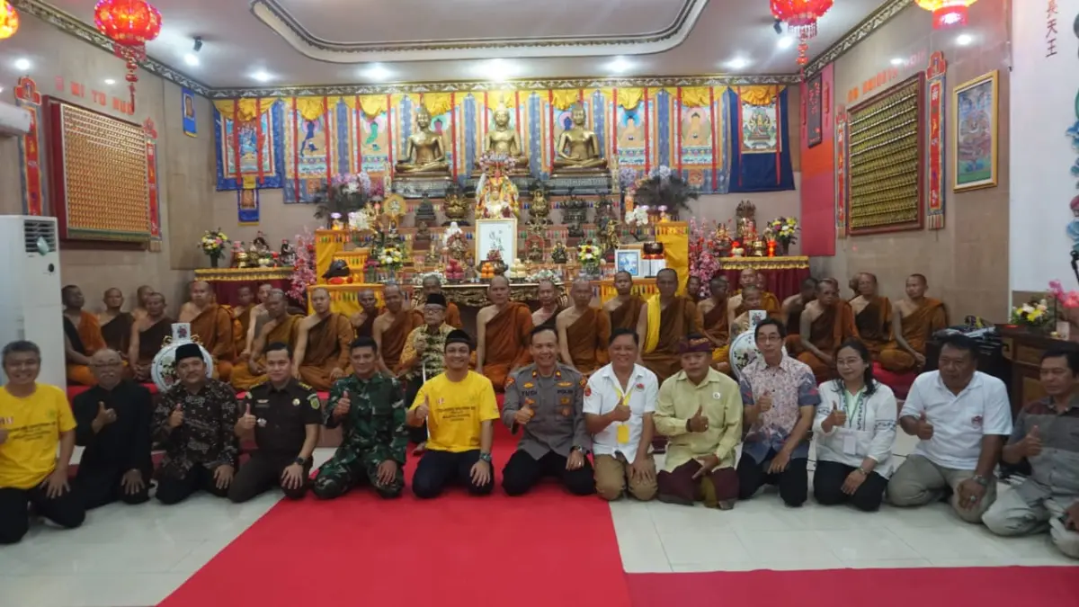 Perjalanan Thudong Bikkhu Transit di Kota Pekalongan, Wali Kota Afzan Sebut Simbol Keharmonisan Sosial Budaya 36 Biksu dan Bhante Thudong dari beberapa Negara (Thailand, Malaysia, Kamboja dan Amerika) sampai di Kota Peka