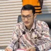 Anggota Tim Juru Bicara Komisi Pemberantasan Korupsi (KPK) Budi Prasetyo berikan keterangan kepada wartawan da