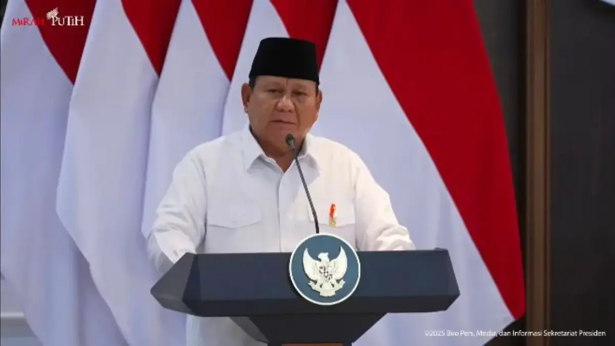 Presiden RI Prabowo Subianto dalam Sidang Kabinet Paripurna yang dilaksanakan di Istana Kepresidenan Jakarta,