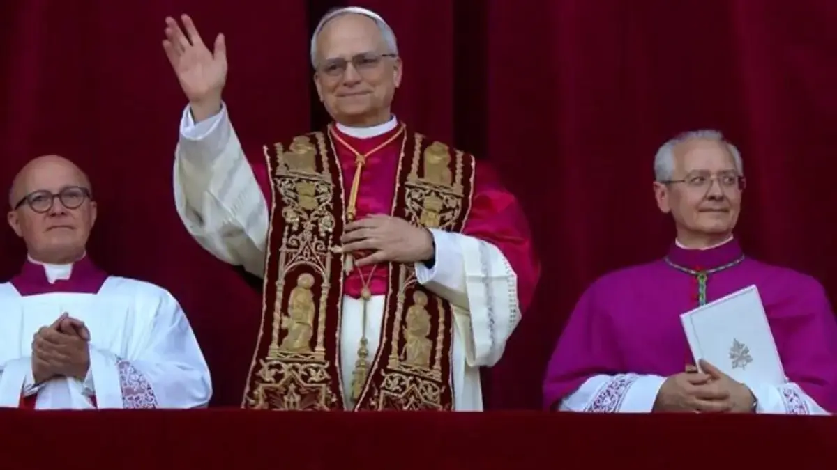 Kardinal Robert Prevost, kini Paus Leo XIV, menjadi paus pertama dari Amerika Serikat, menandai era baru kepem