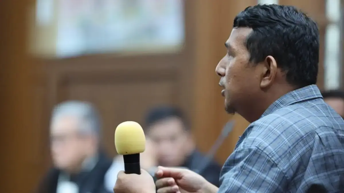 Satpam PDI Perjuangan Klaim Didatangi 2 Sosok Tegap Paksa Hubungi Harun Masiku Seorang Satpam di DPP PDIP, Nurhasan menjadi saksi dalam persidangan Harun Masiku di Pengadilan Tipikor Jakart