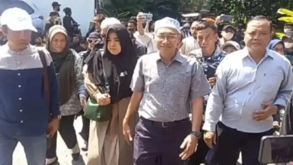 Rombongan TPUA kala silaturahmi ke rumah Jokowi di Solo untuk melihat ijazah dari sang mantan presiden tersebu