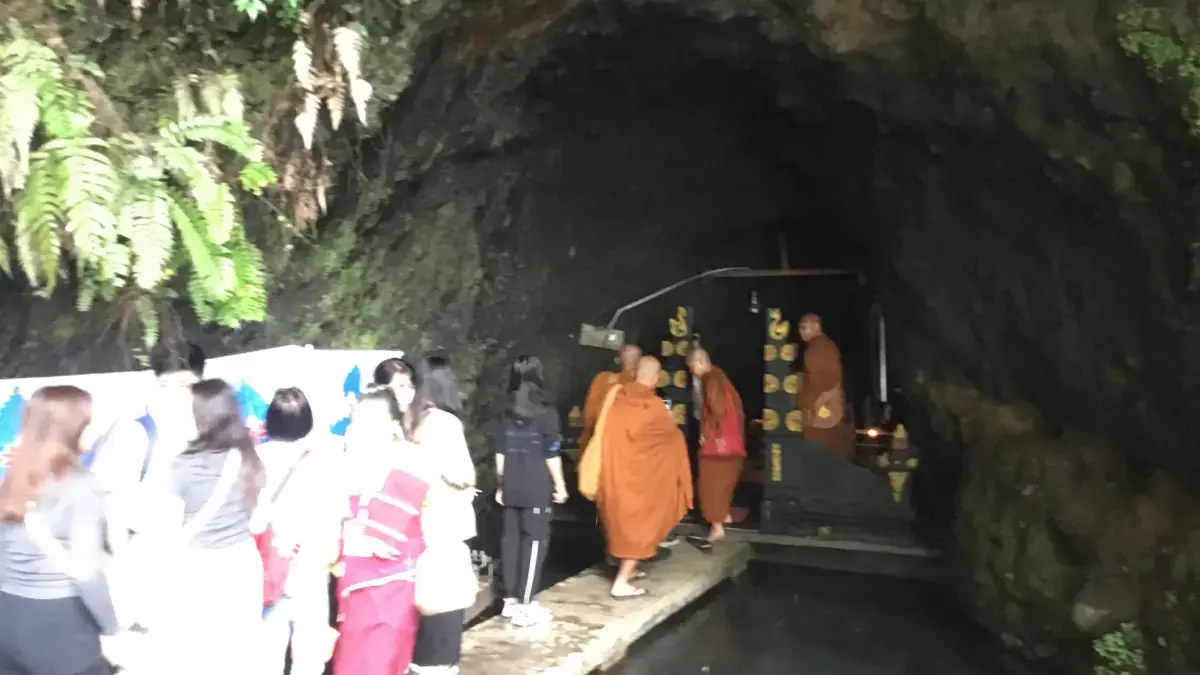Umbul Jumprit Temanggung, tempat pengambilan air berkah yang digunakan untuk upacara Tri Suci Waisak di Candi