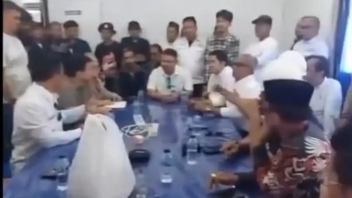 Pengusaha di Kota Cilegon, Banten, meminta jatah proyek pekerjaan tanpa tender senilai Rp 5 triliun ke PT Chan