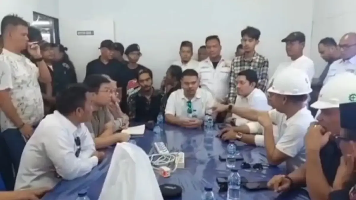 Kadin Cilegon Paparkan Kronologi hingga Muncul Dugaan Pemalakan Jatah Proyek Chandra Asri Group Rp5 Triliun Tangkapan layar video anggota Kadin Cilegon minta proyek Rp 5 triliun tanpa lelang (Foto: Istimewa)