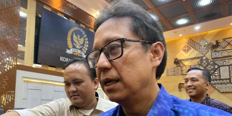 Menkes Budi Gunadi Bakal Izinkan Dokter Umum Lakukan Operasi Caesar, Ini Tanggapan Guru Besar FKUI Menteri Kesehatan Budi Gunadi Sadikin di Kompleks Parlemen, Senayan, Rabu, 14 Mei 2025/RMOL