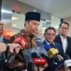 Presiden ke-7 RI Joko Widodo atau Jokowi saat mendatangi Bareskrim Mabes Polri, Jakarta, 20 Mei 2025.