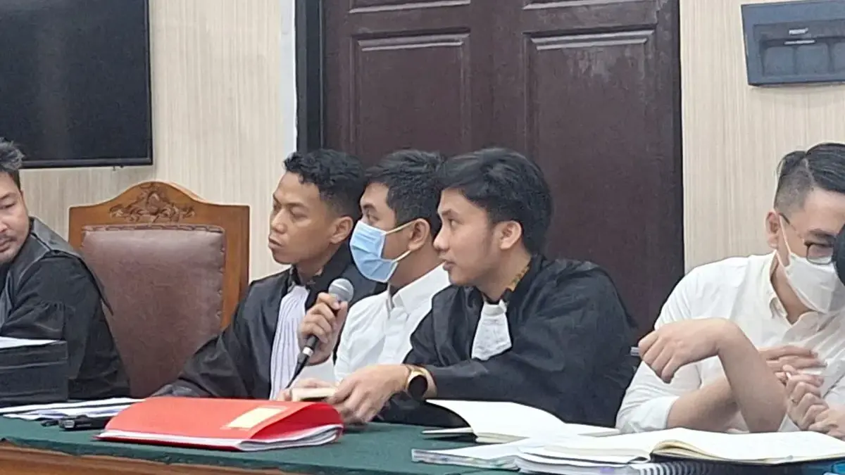 Salah satu terdakwa kasus situs judi online (judol) pegawai Kementerian Komunikasi dan Digital (Komdigi), Adhi