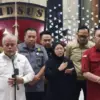Kepala Pusat Penerangan dan Hukum (Kapuspenkum) Kejaksaan Agung (Kejagung) Harli Siregar dan Direktur Penyidik
