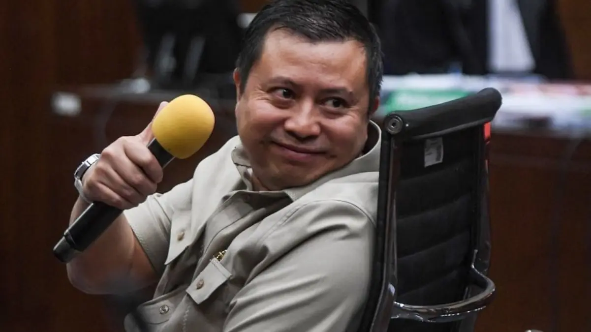 Mantan kader PDI Perjuangan Saiful Bahri bersaksi dalam sidang kasus dugaan suap proses pergantian antarwaktu