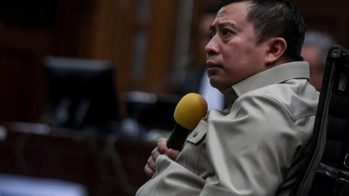 Saeful Bahri Akui Pernah Dikirimi Foto Harun Masiku Bersama Hasto Kristiyanto dan Djan Faridz Mantan kader PDI Perjuangan Saiful Bahri bersaksi dalam sidang kasus dugaan suap proses pergantian antarwaktu