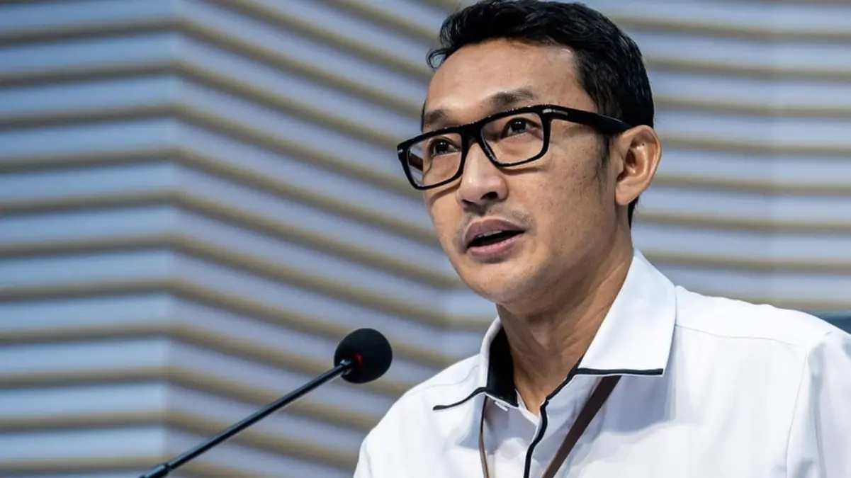 Juru Bicara KPK Budi Prasetyo menyampaikan keterangan terkait hasil lelang gratifikasi di Gedung Merah Putih K