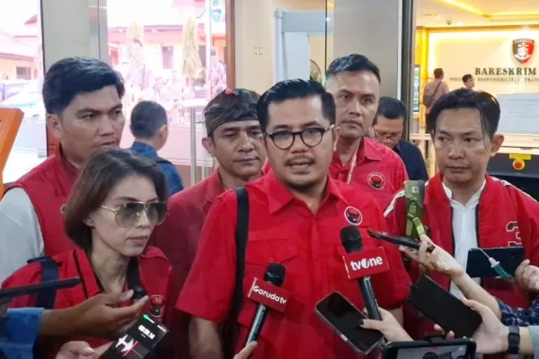 Delapan kader PDIP melaporkan Budi Arie Setiadi terkait dugaan fitnah keterlibatan dalam kasus judi online (ju