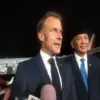 Emmanuel Macron Akui Indonesia Negara yang Indah: Saya Senang Berada Disini Presiden Prancis Emmanuel Macron menyampaikan rasa senangnya dapat kembali mengunjungi Indonesia saat tiba di