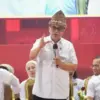 Menkop Budi Arie: Koperasi Desa Merah Putih Jadi Agen Penyalur Barang Subsidi Menkop Budi Arie Setiadi (berdiri) dalam Peluncuran dan Dialog Percepatan Pembentukan Kopdes/Kel Merah Putih,