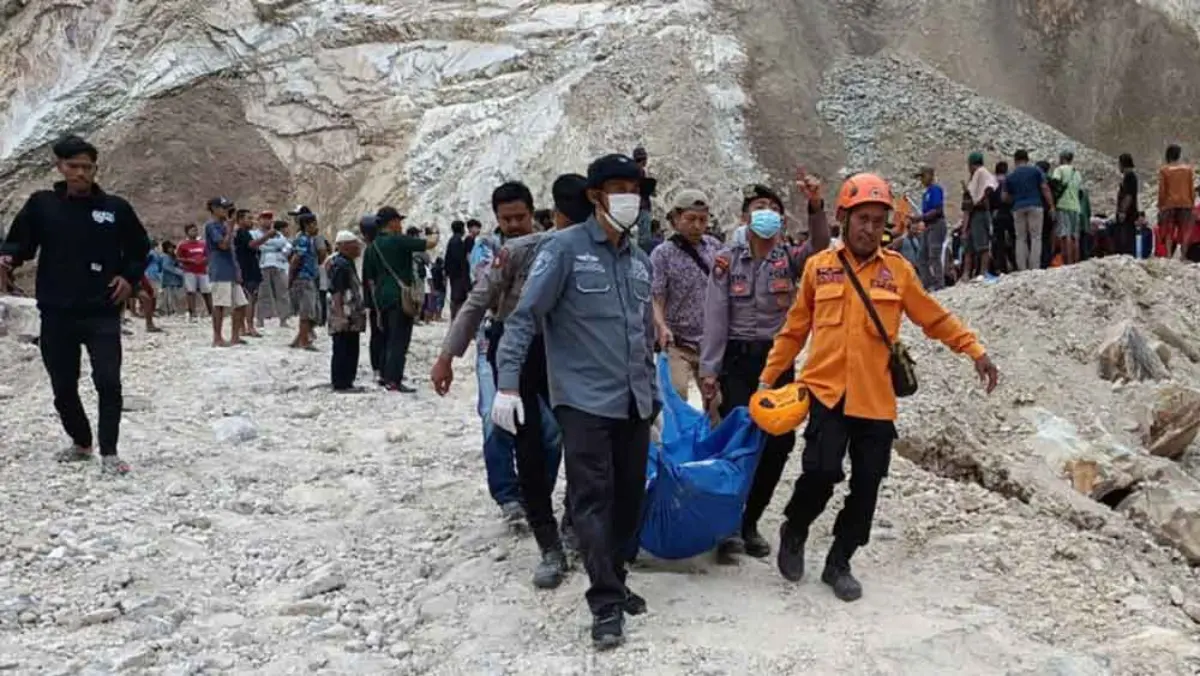 13 korban longsor Gunung Kuda meninggal dunia kini berada di RSUD Arjawinangun Kabupaten Cirebon telah berhas