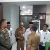 Wali Kota Solo, Respati Ardi saat inspeksi langsung (sidak) ke lokasi yang berada di kawasan Jebres, Senin (26
