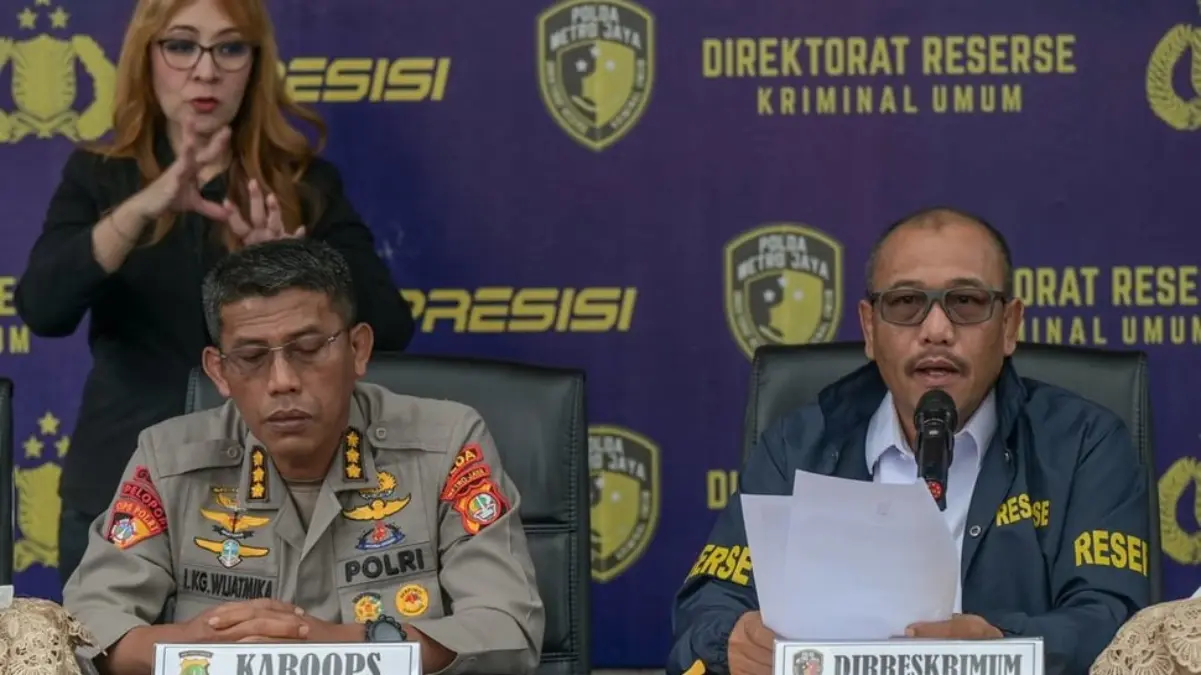 Kasus Dugaan Pemerasan Dalih Uang Keamanan di Pasar SGC Cikarang, Ormas Trinusa Raup Rp5,8 Miliar Dirreskrimum Polda Metro Jaya Kombes Pol Wira Satya (kanan) dan Karoops Polda Metro Jaya Kombes Pol I Ketut Ge