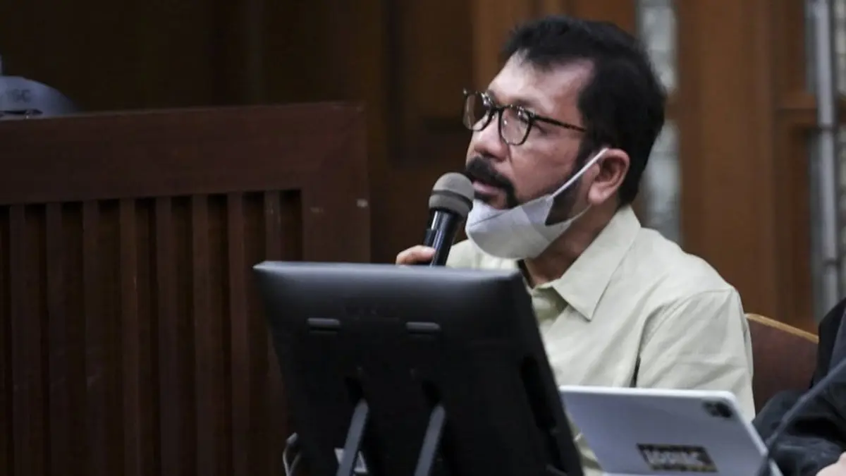 Zarof Ricar Sebut Mantan Ketua Pengadilan Negeri Surabaya Sempat Minta Nomor Ponsel Pengacara Ronald Tannur Terdakwa kasus dugaan suap vonis bebas Gregorius Ronald Tannur, Zarof Ricar menjalani sidang lanjutan di Penga