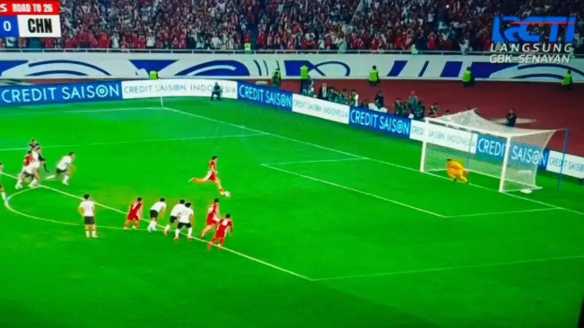 Babak Pertama Indonesia vs China: Garuda Pimpin 1-0 Kado Penalti Ole Romeny Ole Romeny mengeksekusi penalti.