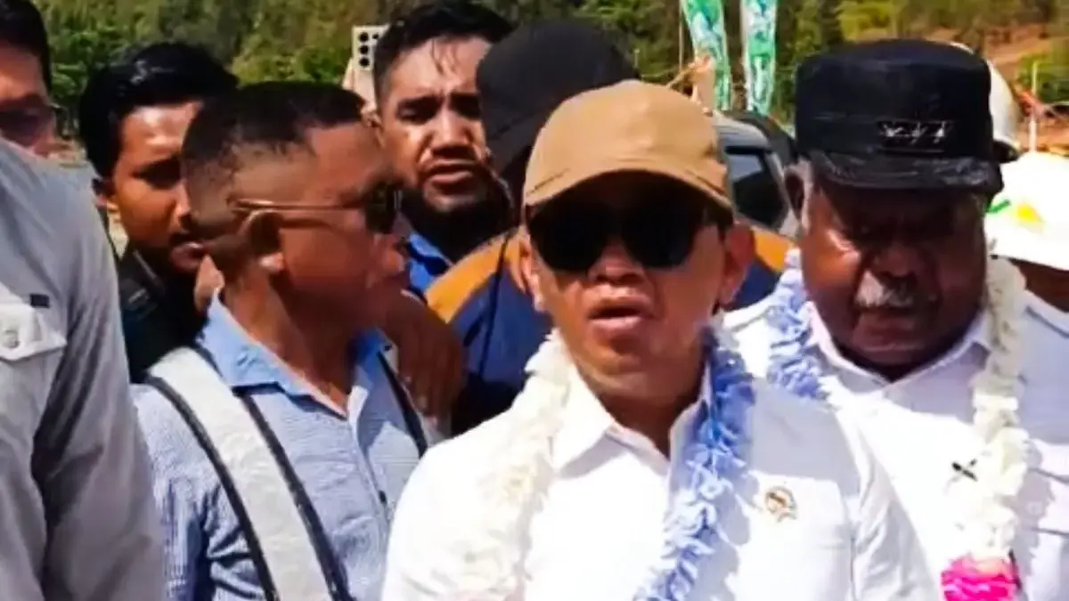 Menteri Energi dan Sumber Daya Mineral (ESDM) Bahlil Lahadalia mengunjungi Pulau Gag, Raja Ampat, Sorong, Papu