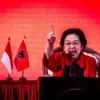 Ketua Umum PDIP Megawati Soekarnoputri memberikan sambutan pada acara pemberian penghargaan Trisakti Tourism A