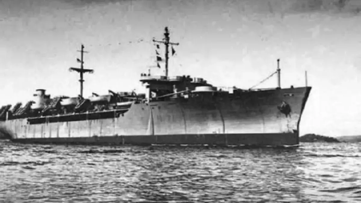 Kapal milik Belanda, SS Ourang Medan di Selat Malaka dan mengeluarkan panggilan SOS menyeramkan dan ke